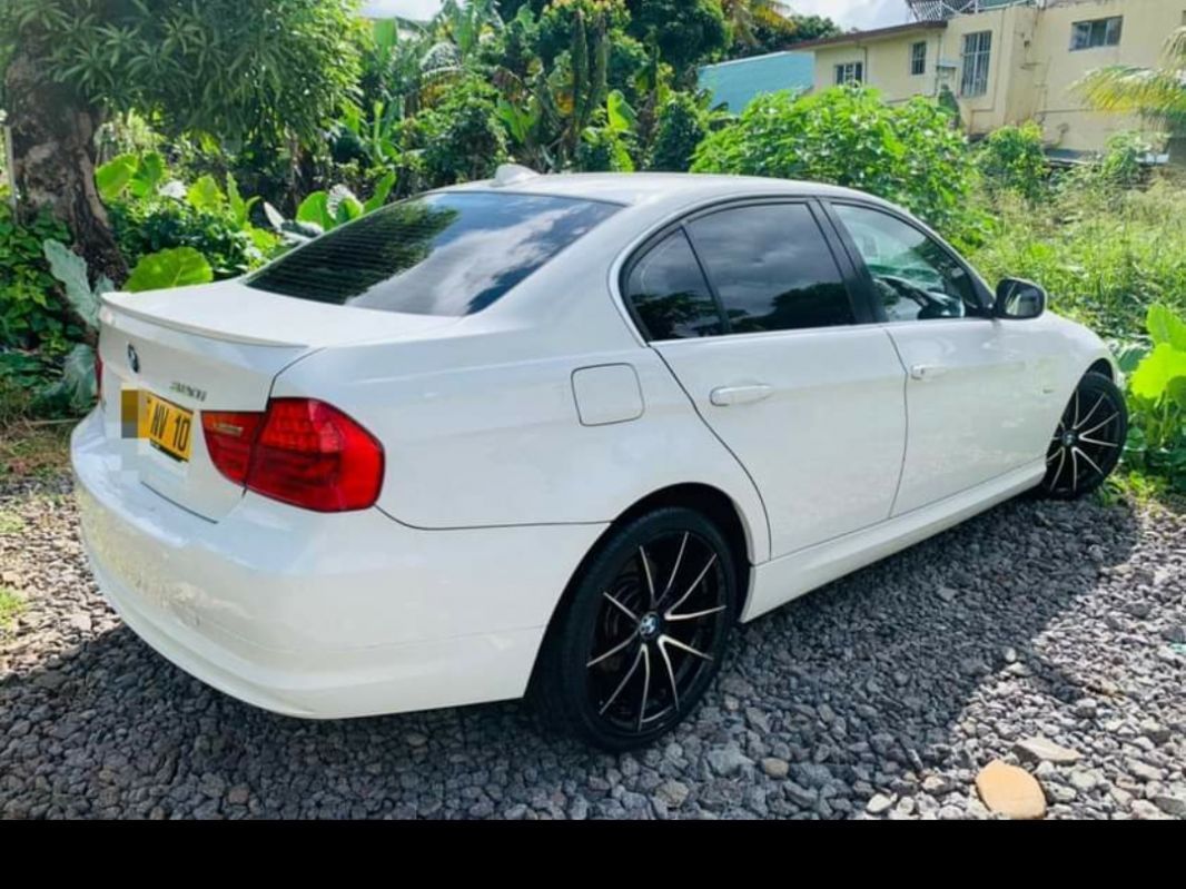 BMW 320 i in Mauritius