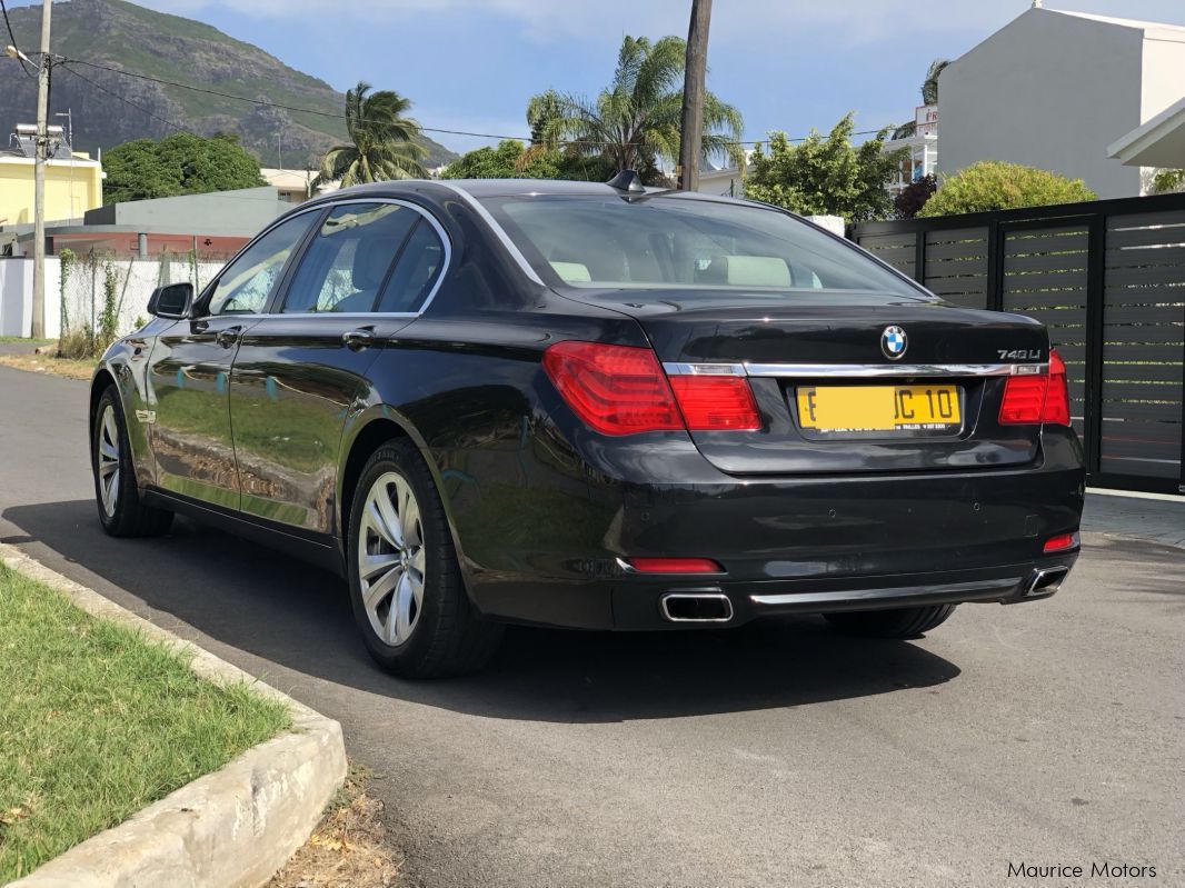 BMW F02 740Li in Mauritius
