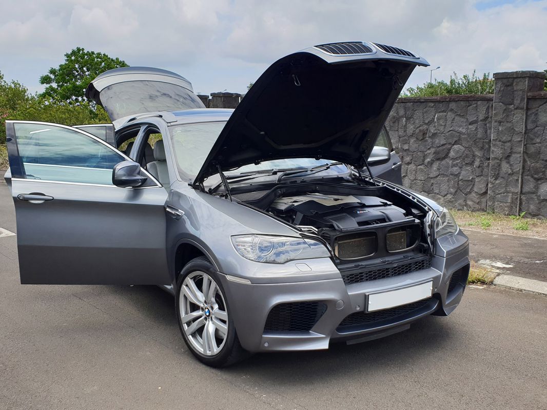BMW X6M in Mauritius