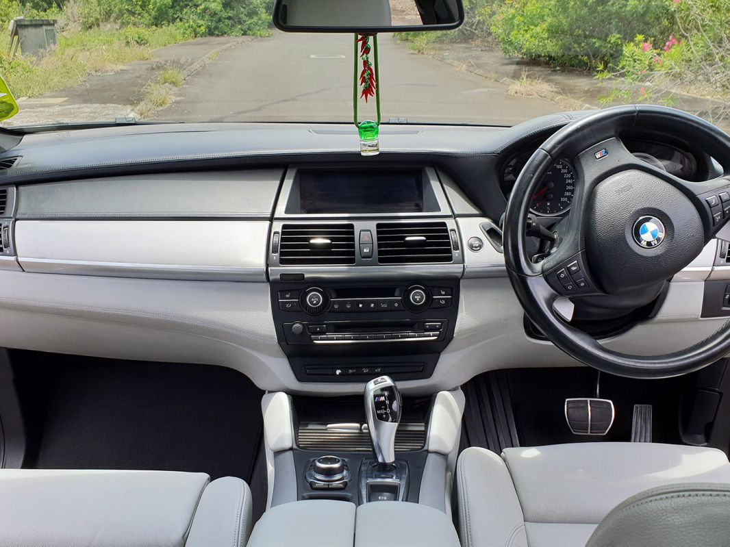 BMW X6M in Mauritius