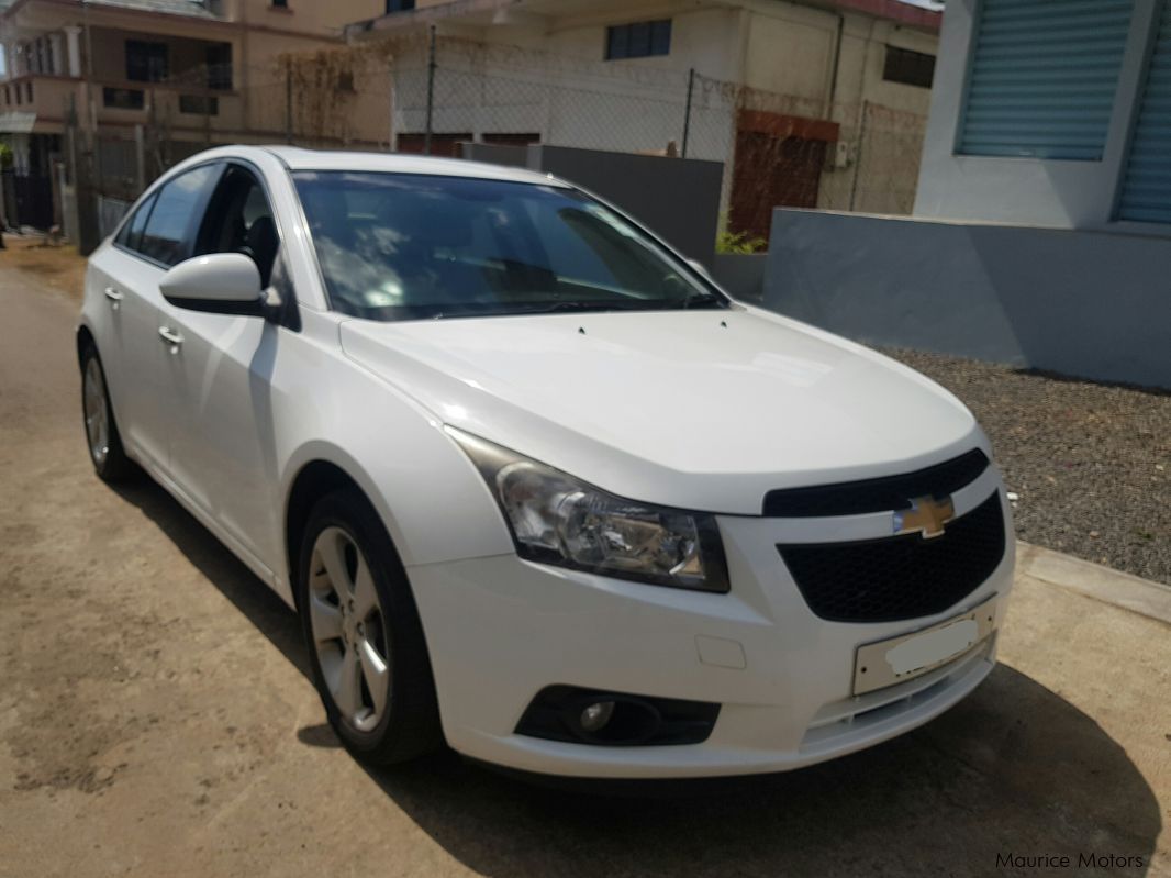 Used Chevrolet cruze automatic 2010 cruze automatic for sale Vacoas