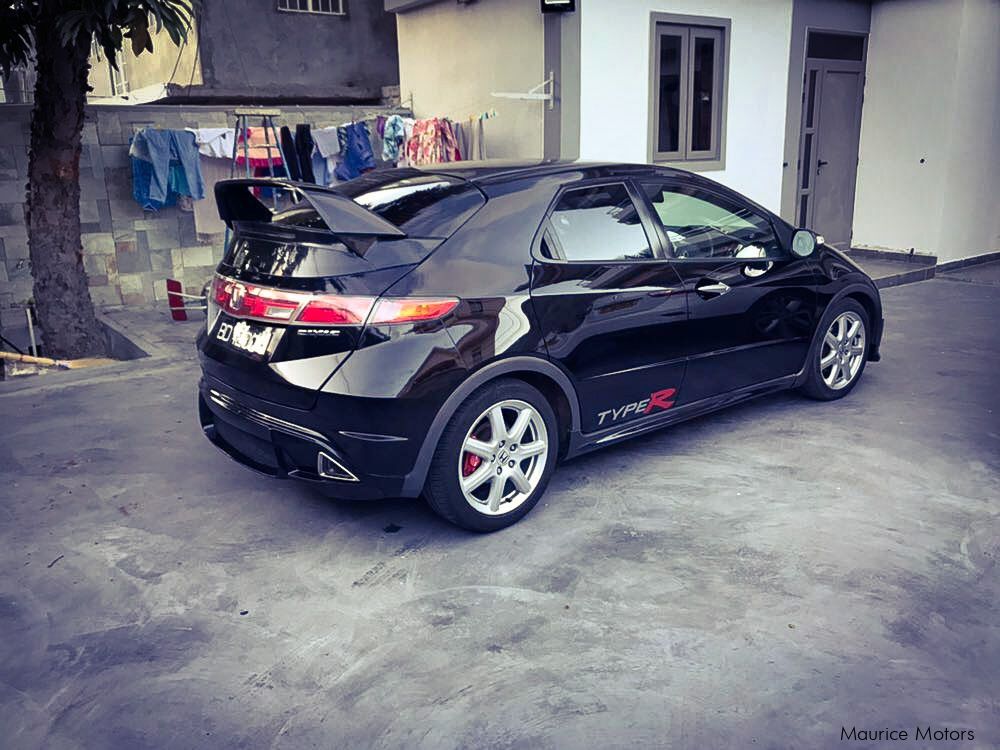 Honda Honda civic fn2 iv-tec in Mauritius