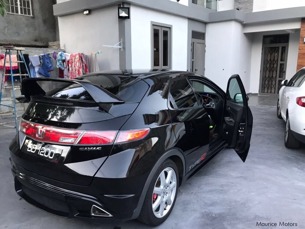 Honda Honda civic fn2 iv-tec in Mauritius