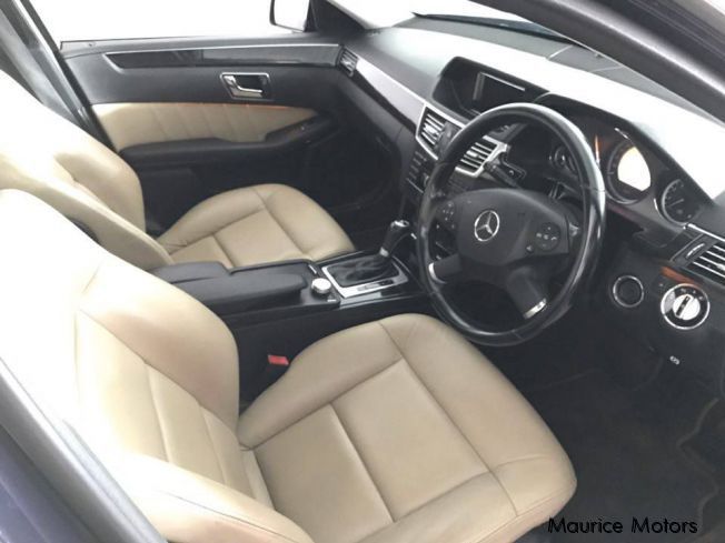 Mercedes-Benz E250 - AUTOMATIC STEPTRONIC - FULLY LOADED in Mauritius