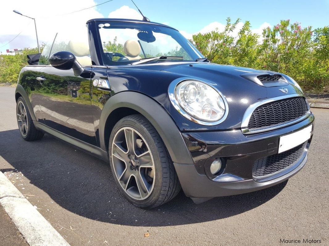 Mini Cooper S Cabriolet R57 in Mauritius