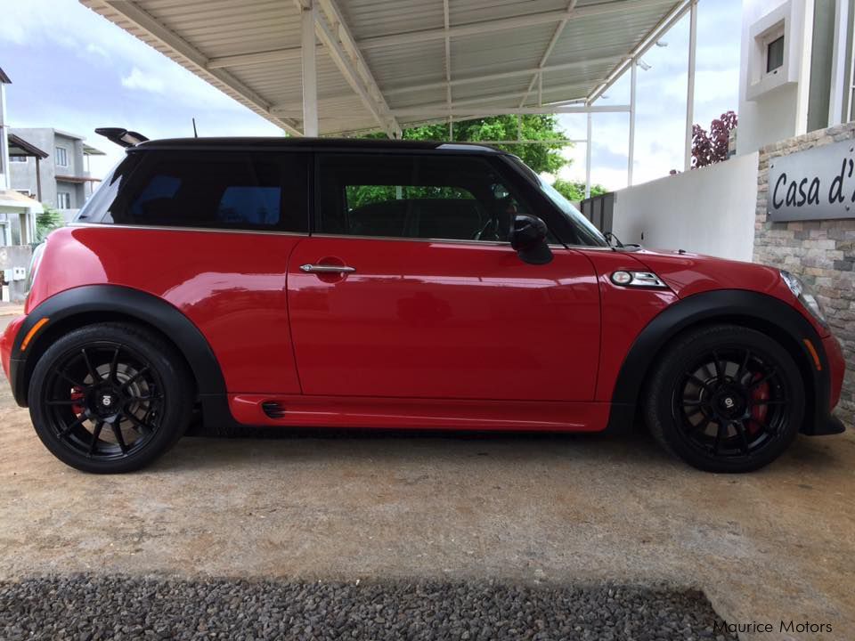 Mini Cooper S R56 JCW in Mauritius