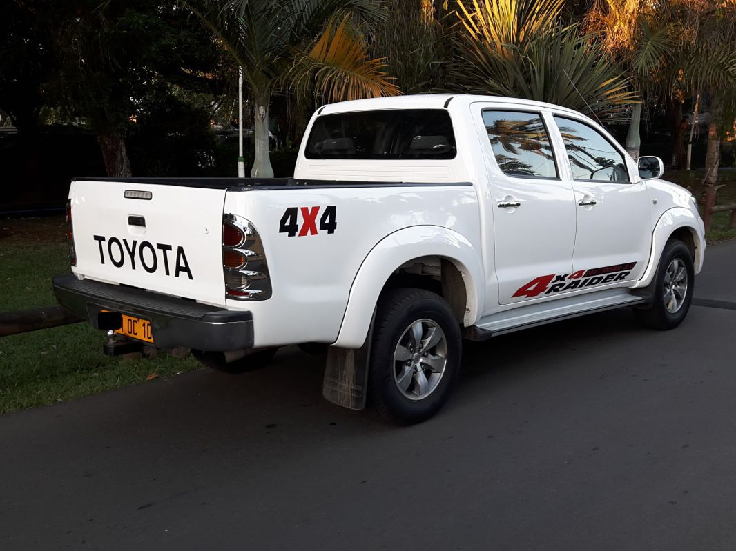 Toyota Hilux 4X4 Raider 3.0 D4D in Mauritius