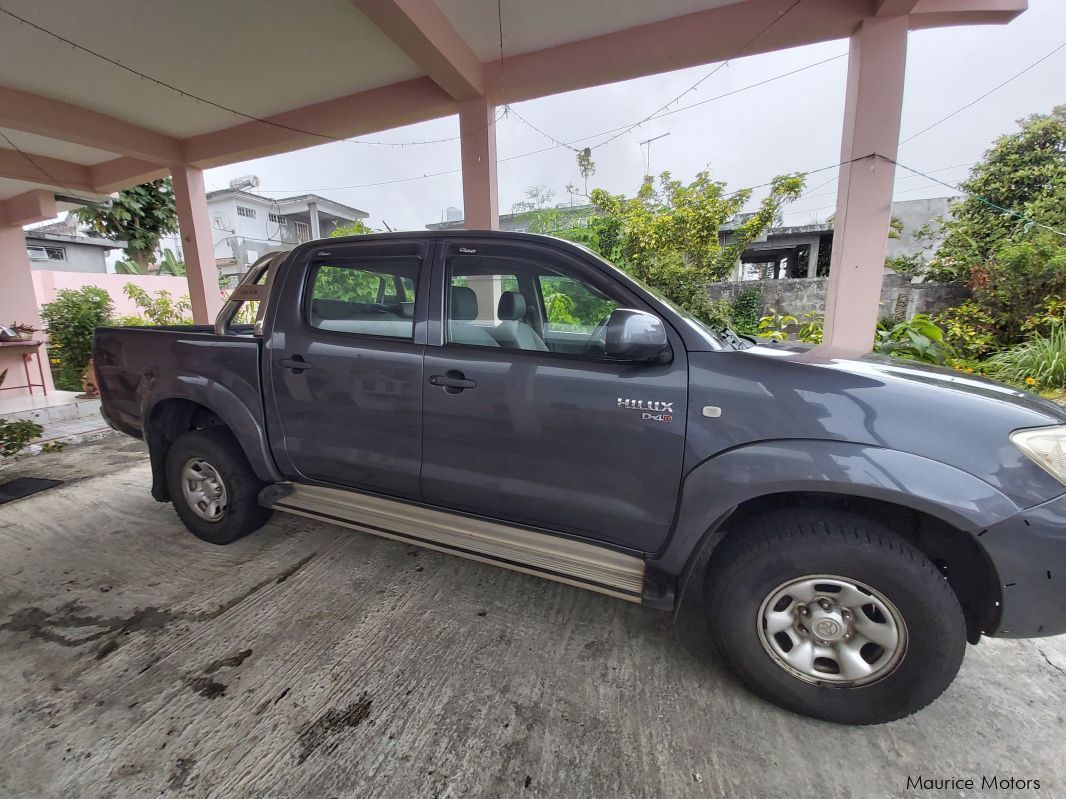 Toyota Hilux 4x2  in Mauritius