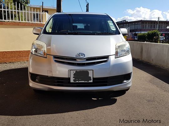 Toyota Passo Sette 7 Seater in Mauritius