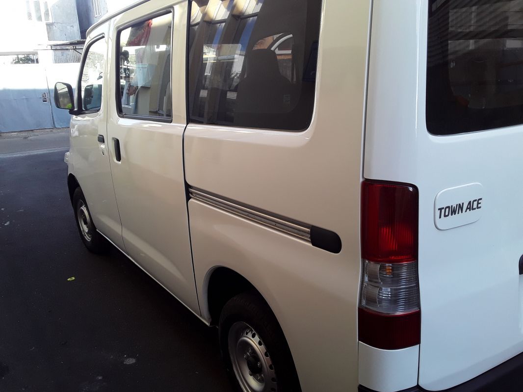 Toyota town ace r30