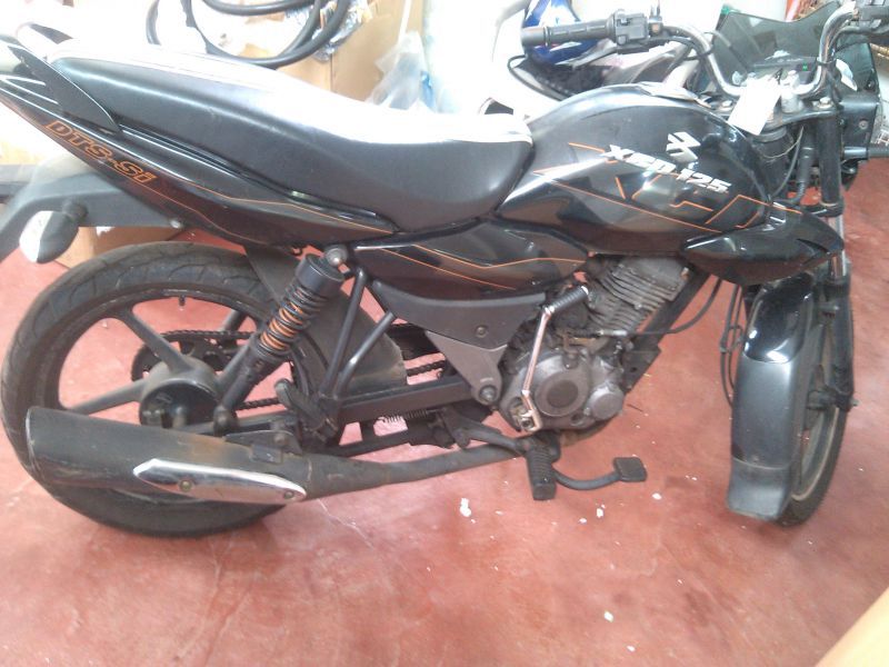 Bajaj XCD 125 DTS-i in Mauritius