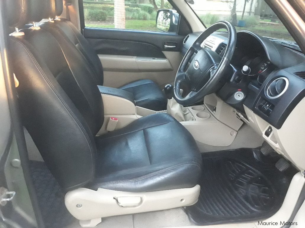 Ford Everest 2.5 Turbo in Mauritius