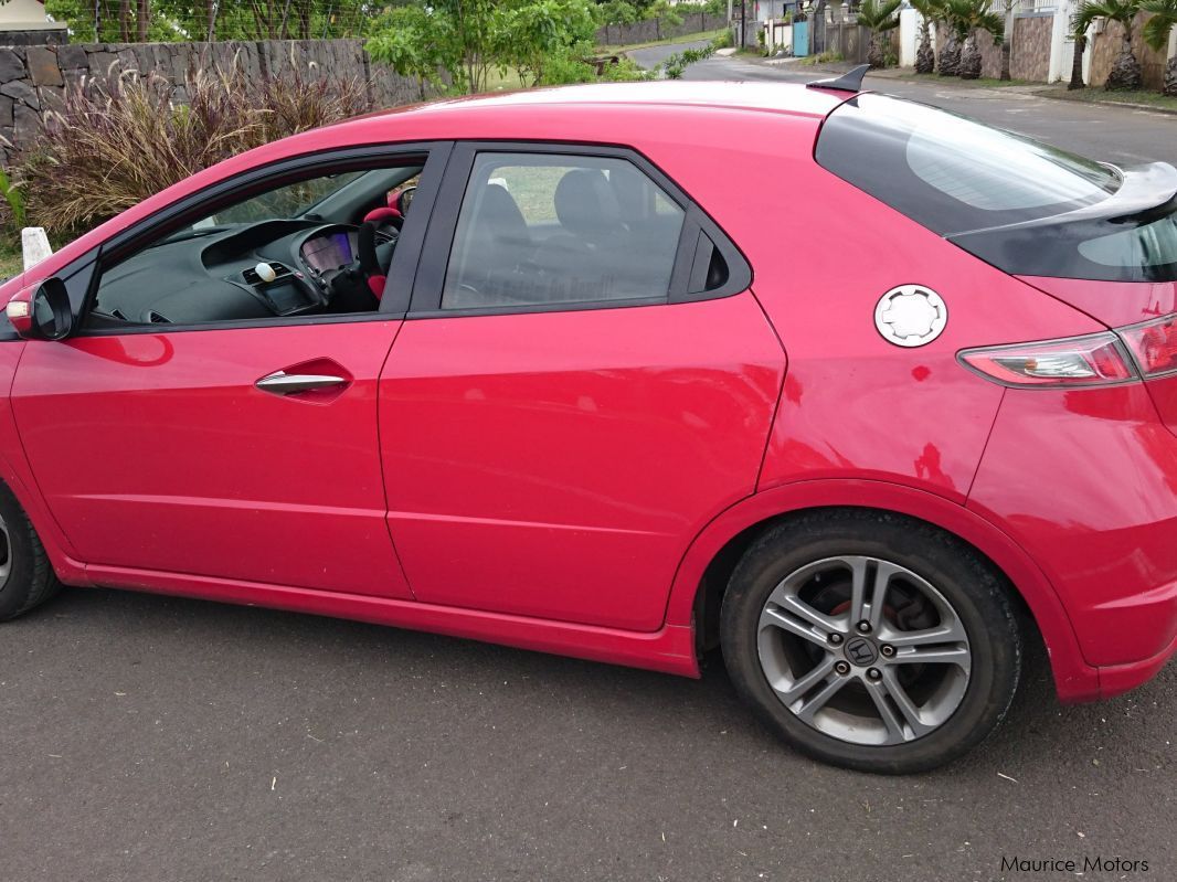 Honda Civic FK1 in Mauritius