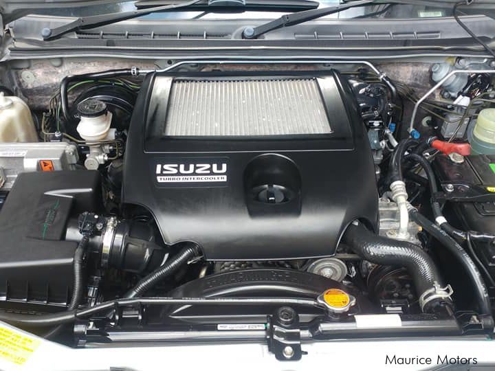 Isuzu KB 300 turbo in Mauritius