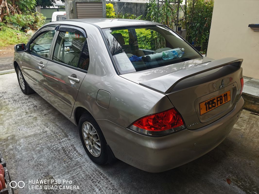 Mitsubishi Lancer GLX in Mauritius