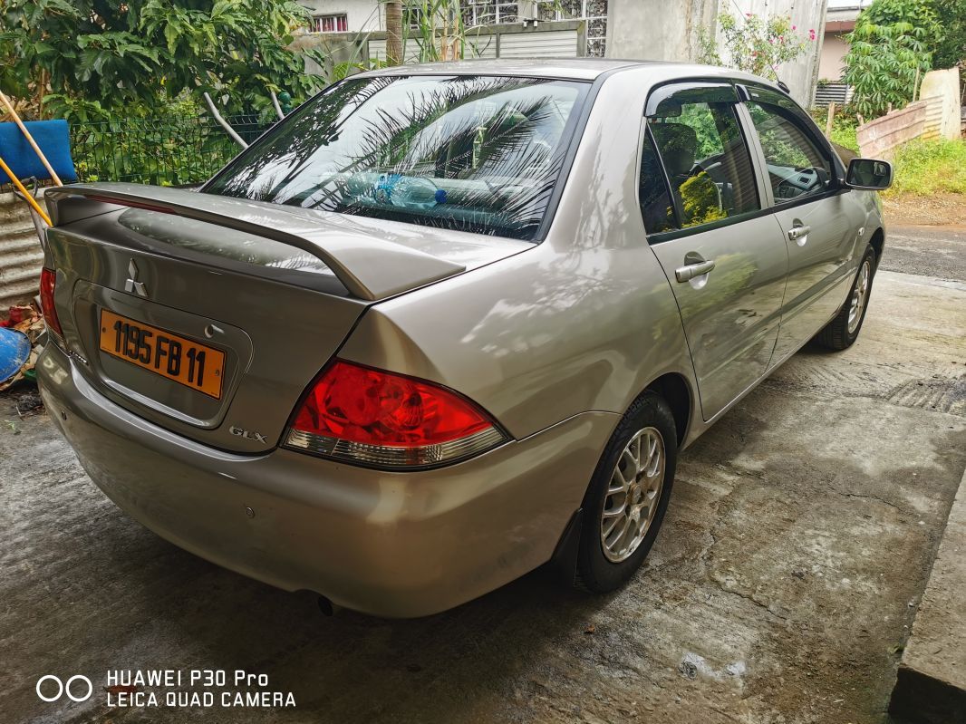 Mitsubishi Lancer GLX in Mauritius