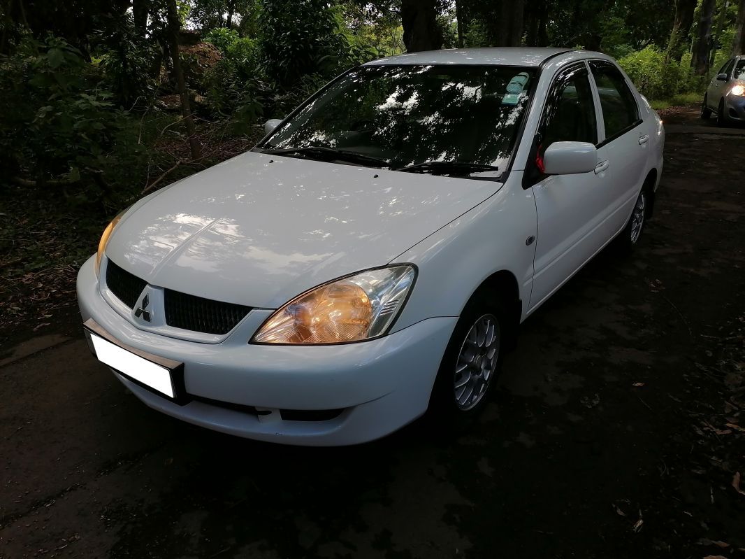 Mitsubishi Lancer Glx in Mauritius