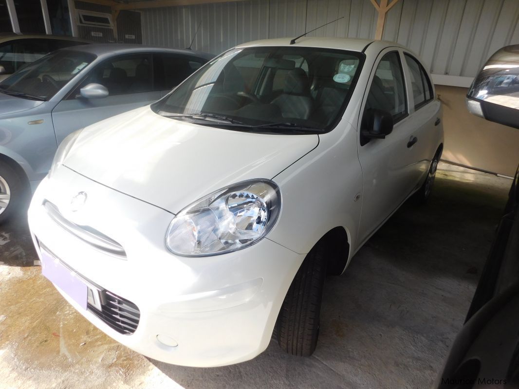 Used Nissan MARCH AK13 PEARL WHITE 2011 MARCH AK13 PEARL WHITE