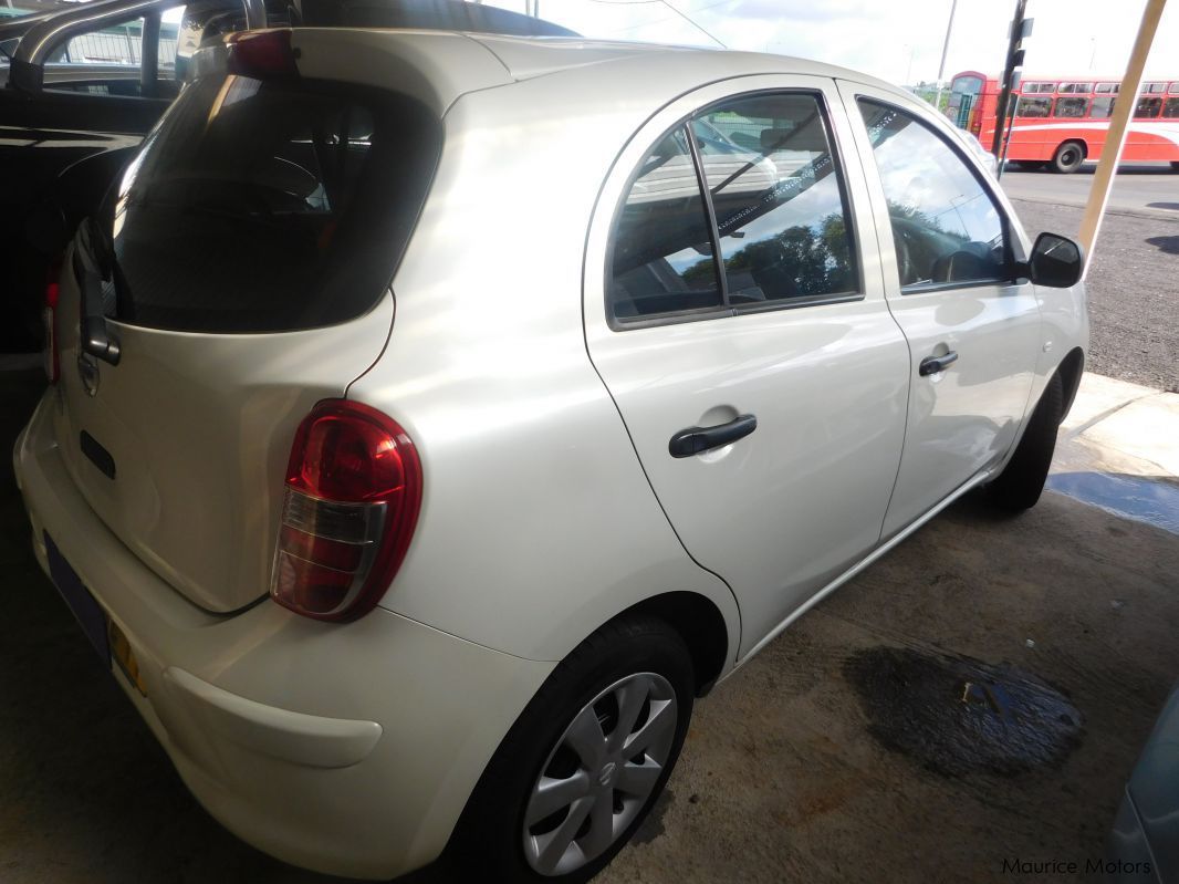 Used Nissan MARCH AK13 PEARL WHITE 2011 MARCH AK13 PEARL WHITE