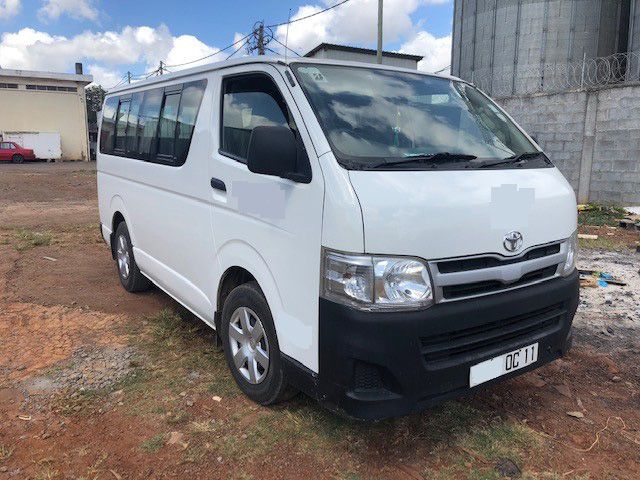 Toyota Hi Ace 15 seater microbus low roof in Mauritius