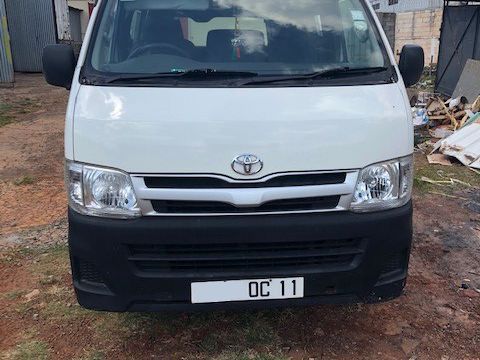 Toyota Hi Ace 15 seater microbus low roof in Mauritius