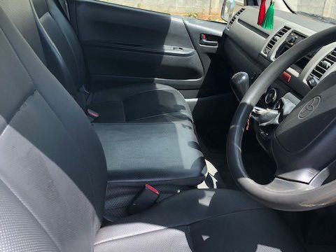 Toyota Hi Ace 15 seater microbus low roof in Mauritius