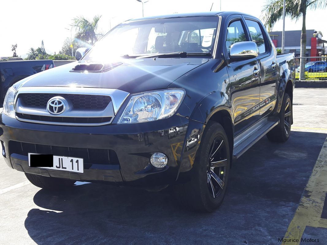 Toyota Hilux 4X4 Raider 3.0 in Mauritius