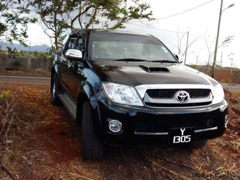 Used Toyota Hilux | 2011 Hilux for sale | Plaine des papayes Toyota ...