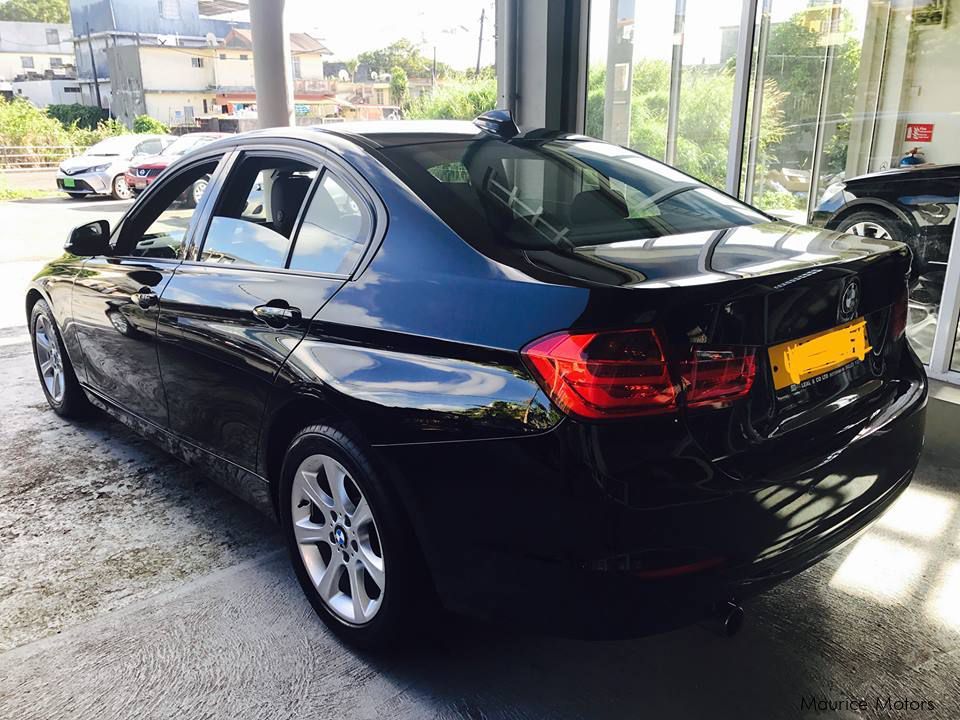 BMW 320i F30  SPORT PACKAGE 2.0 TWIN POWER TURBO in Mauritius