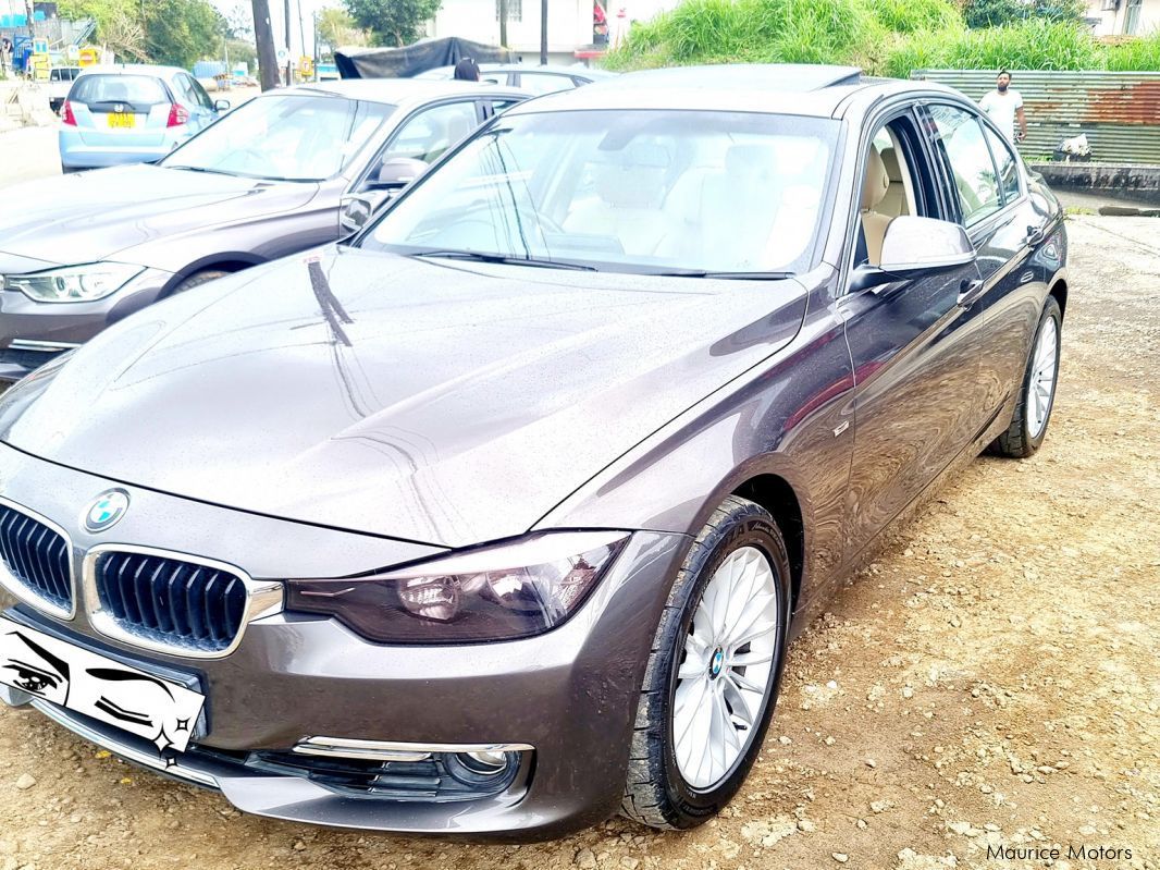 BMW 320i LUXURY PACK SUNROOF in Mauritius