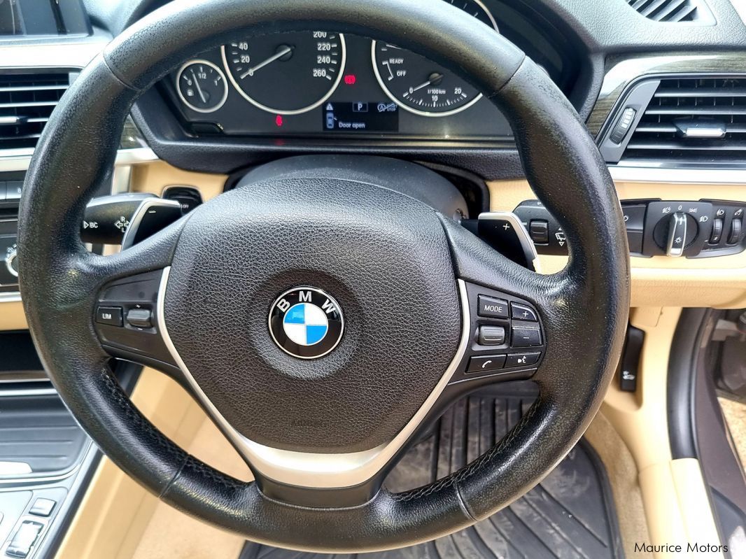 BMW 320i LUXURY PACK SUNROOF in Mauritius