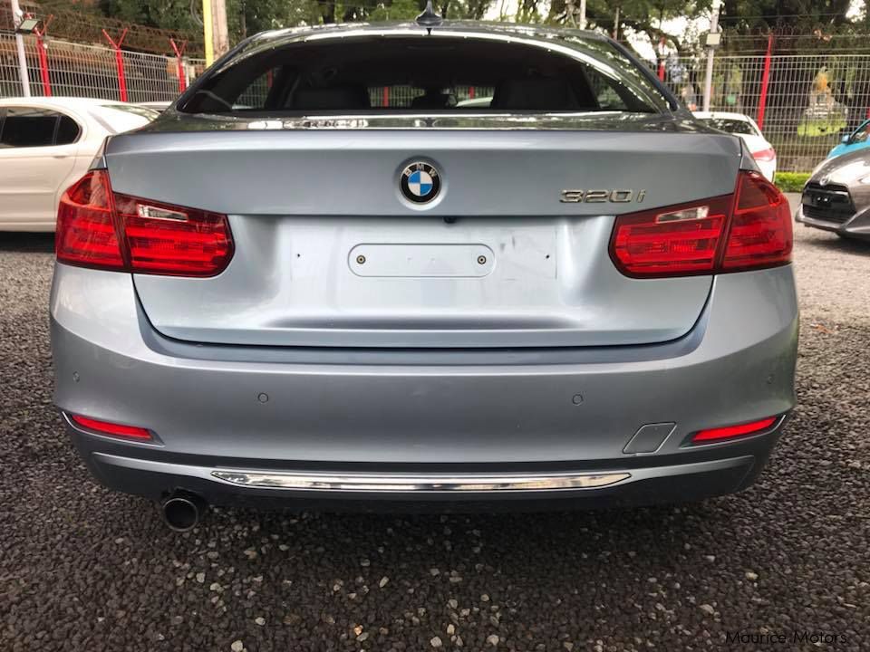 BMW 320i Luxury Edition in Mauritius
