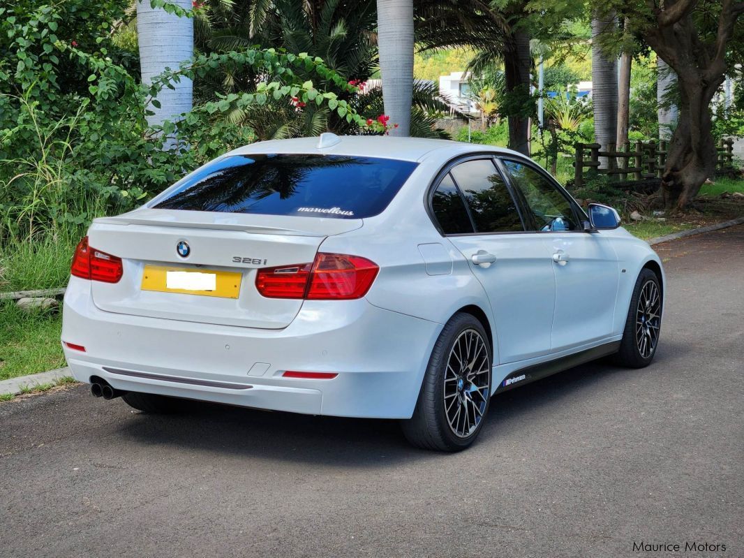 BMW 328i in Mauritius