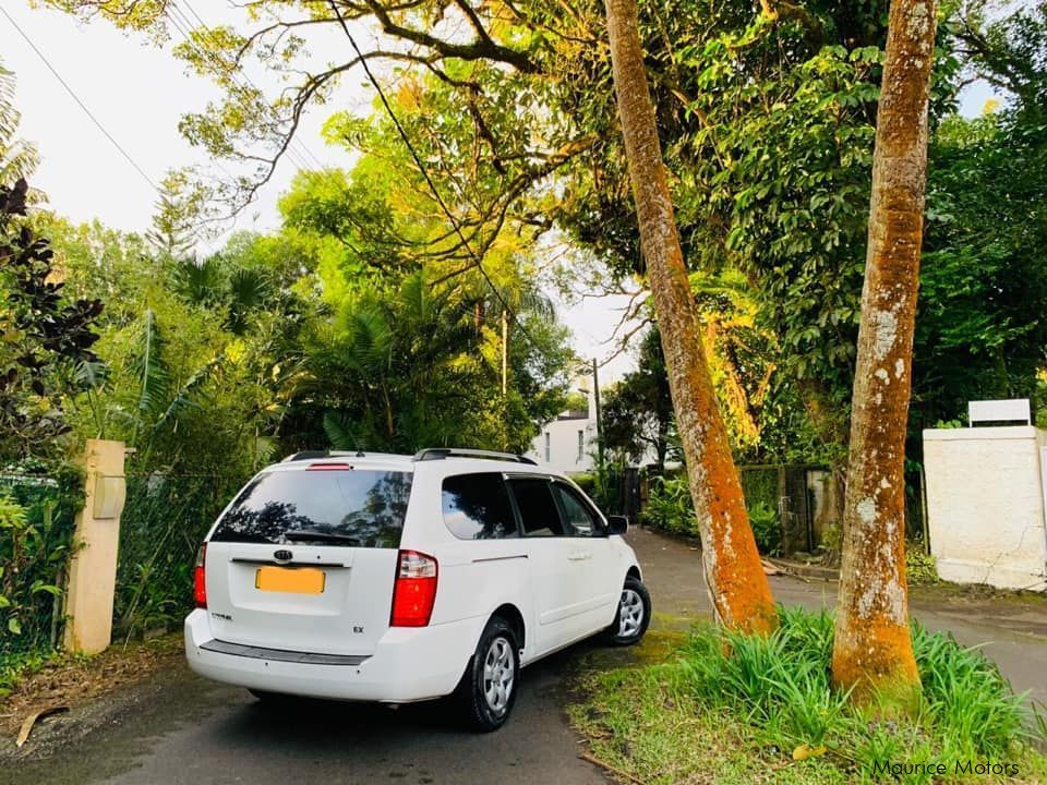 Kia carnival ex in Mauritius