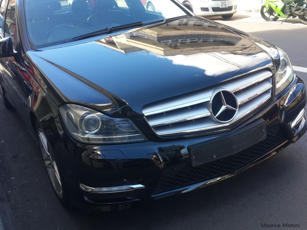 Mercedes-Benz C180 KOMPRESSOR AMG in Mauritius