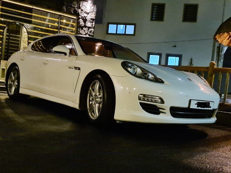 Porsche panamera in Mauritius
