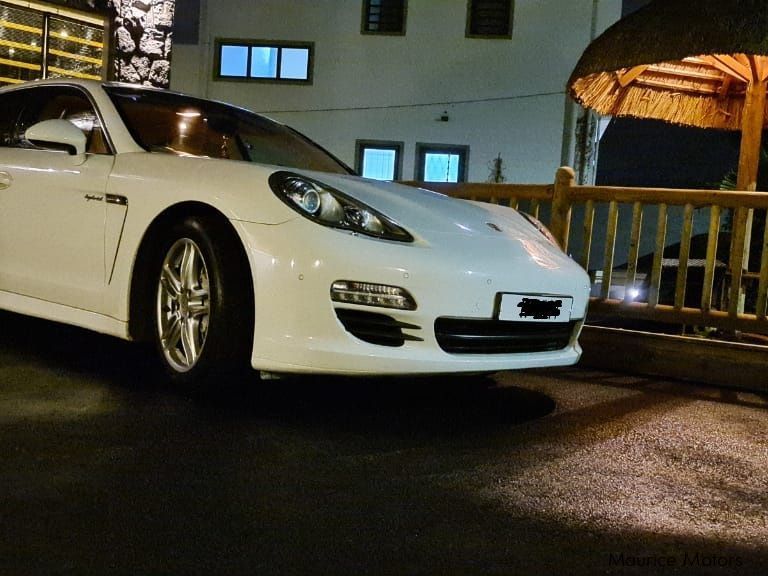Porsche panamera in Mauritius