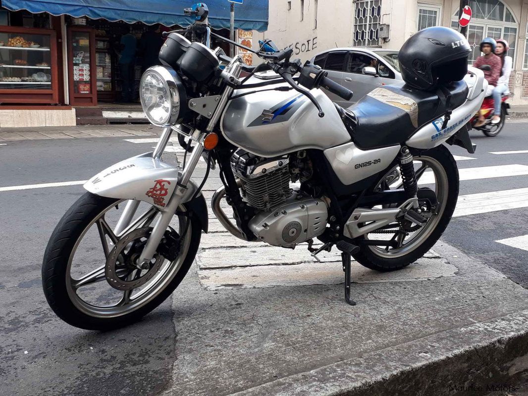 Suzuki EN 125 in Mauritius