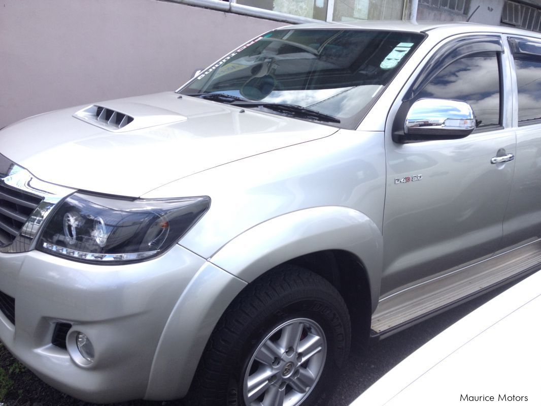 Toyota HILUX - SILVER - D4D in Mauritius