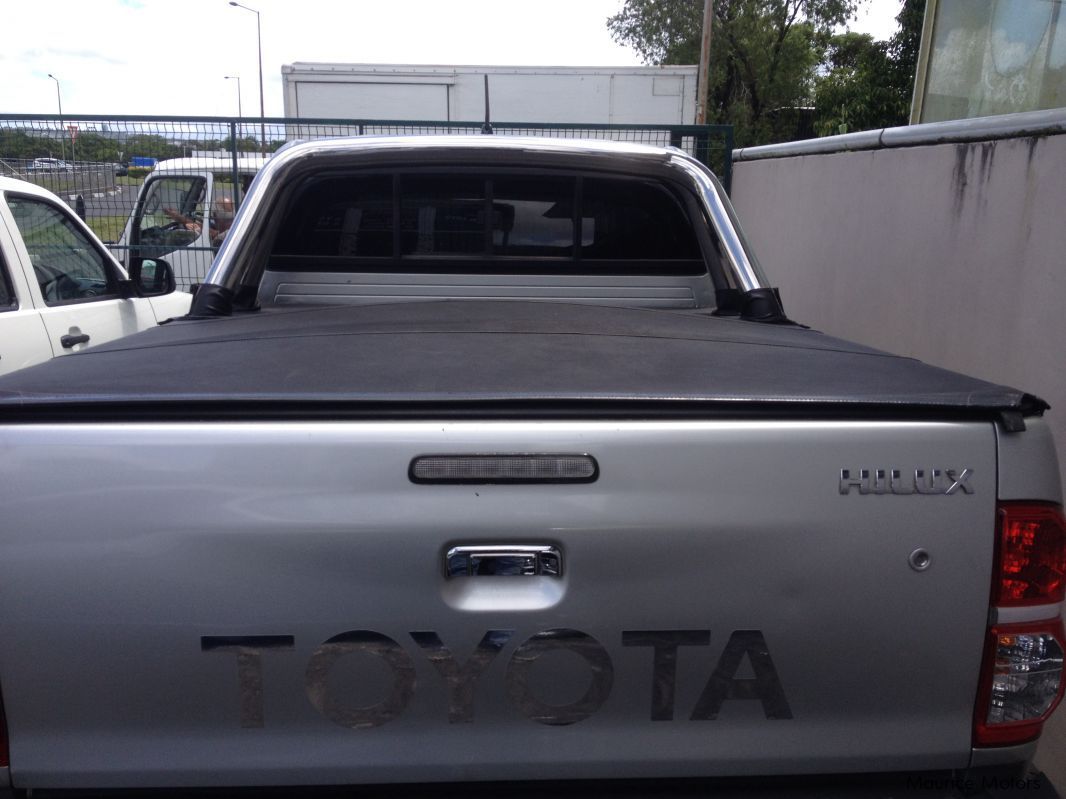 Toyota HILUX - SILVER - D4D in Mauritius