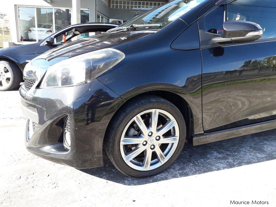 Toyota VITZ RS 1.5 PADDLE SHIFT in Mauritius