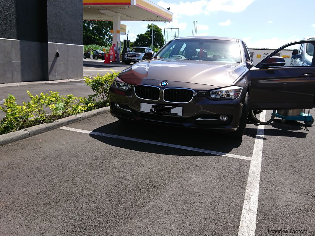 BMW 320i (1600cc Efficient Dynamics) in Mauritius