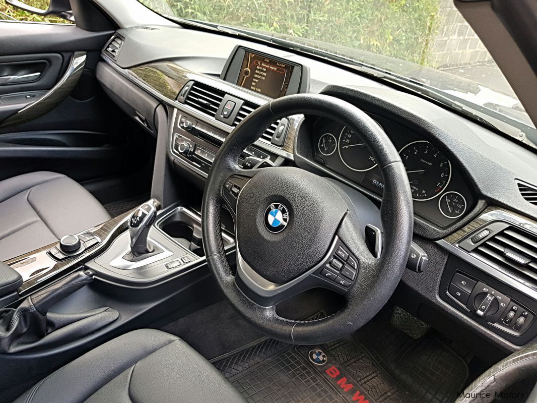 BMW 320i luxury in Mauritius