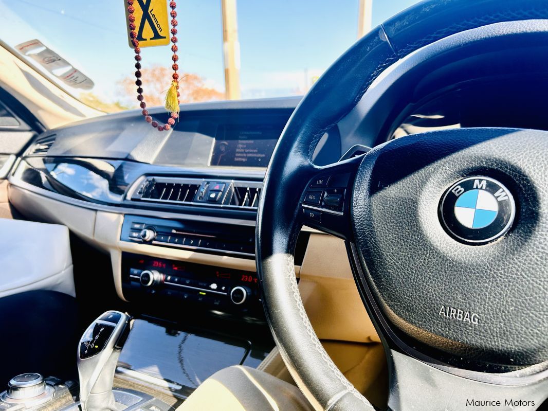 BMW 528i in Mauritius