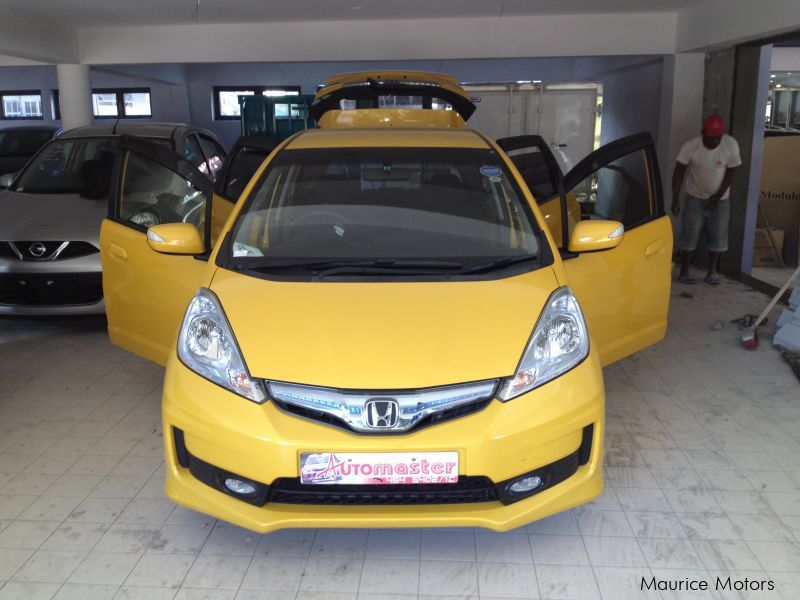 Used Honda FIT RS HYBRID YELLOW 2013 FIT RS HYBRID YELLOW for