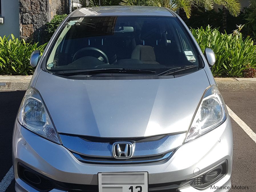 Honda Fit Shuttle Hybrid-C in Mauritius
