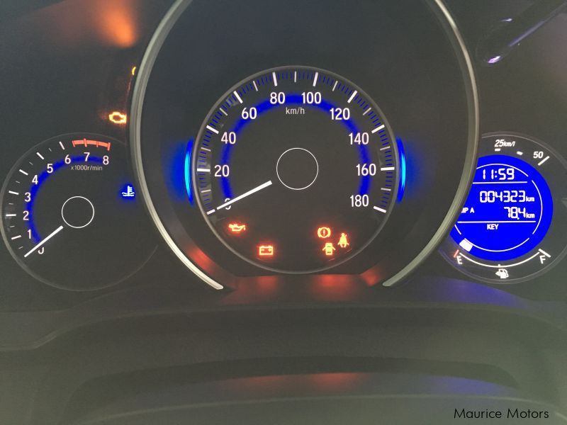 Used Honda fit MANUAL TRANSMISSION NEW SHAPE ONLY 4300KM 2013 fit