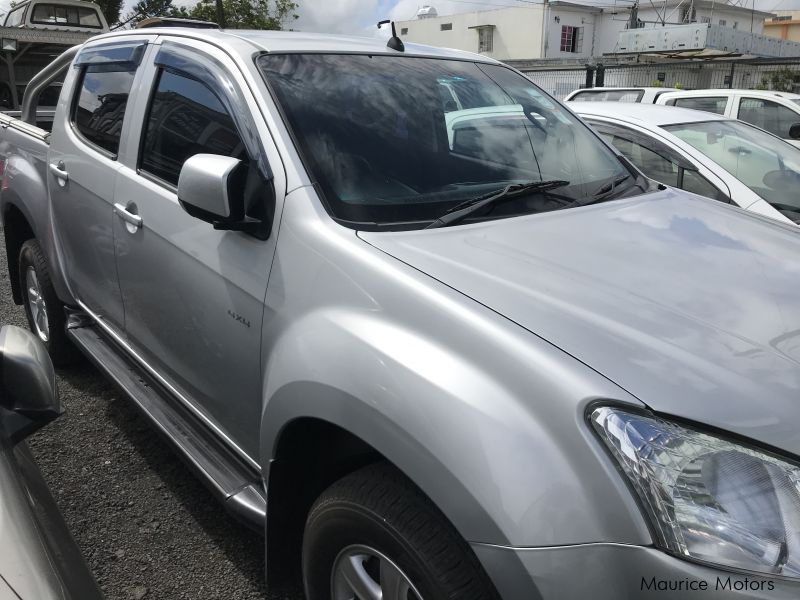 Isuzu DMAX SILVER in Mauritius