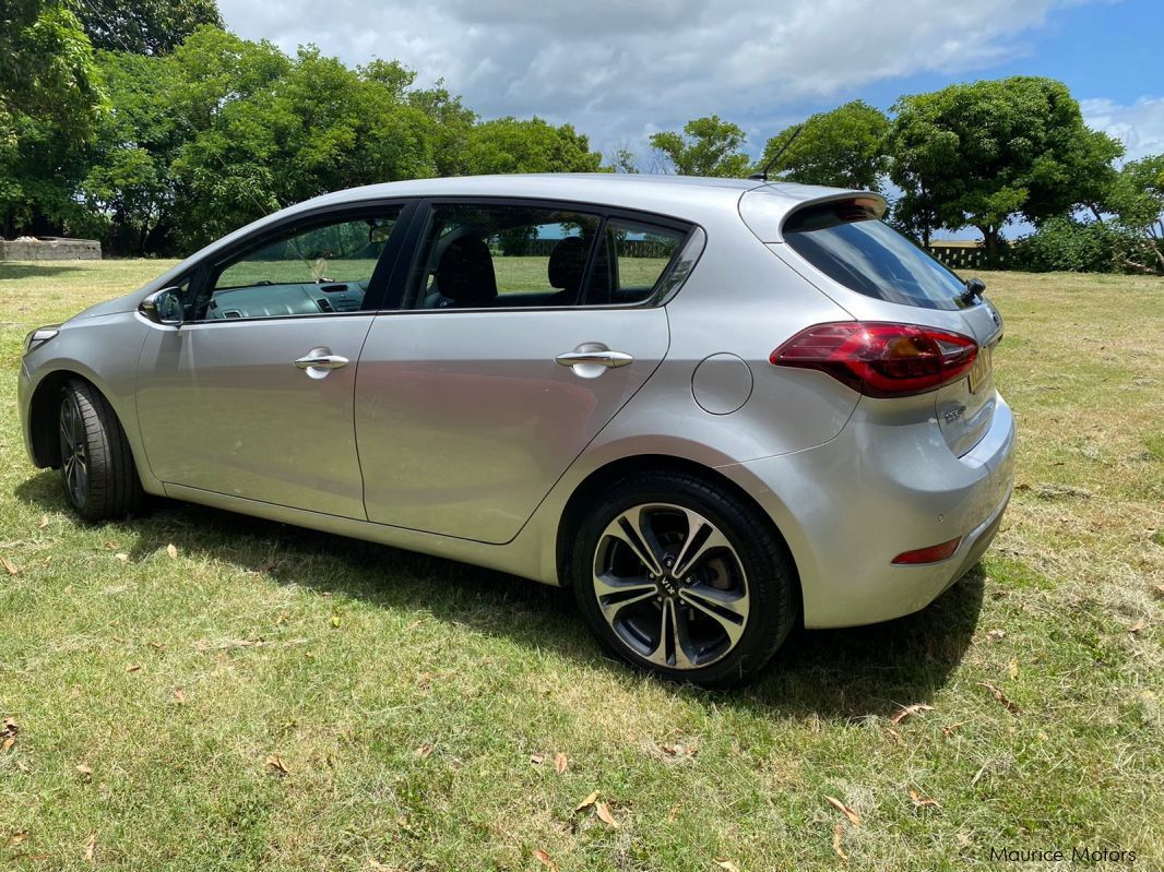 Kia Cerato 1.6l automatique in Mauritius