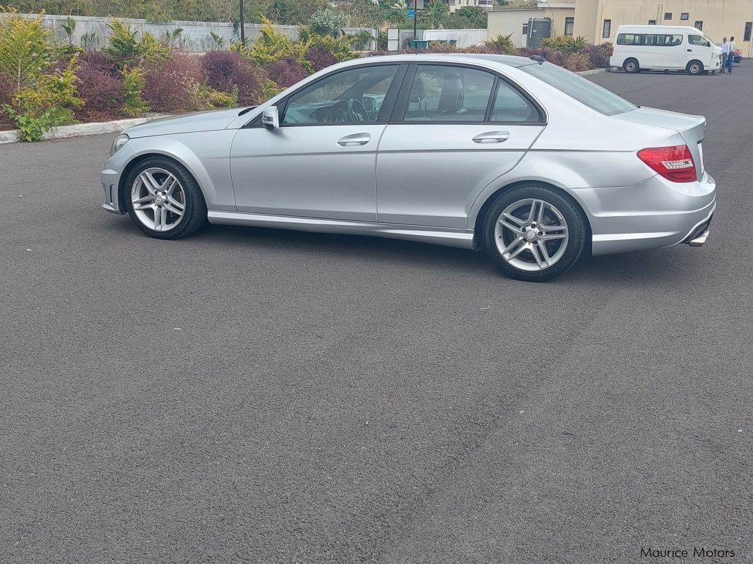 Mercedes-Benz C 180 - 1600 cc turbo in Mauritius